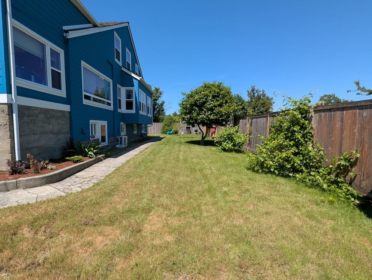 1208 10th St - Photo 5 of 26
