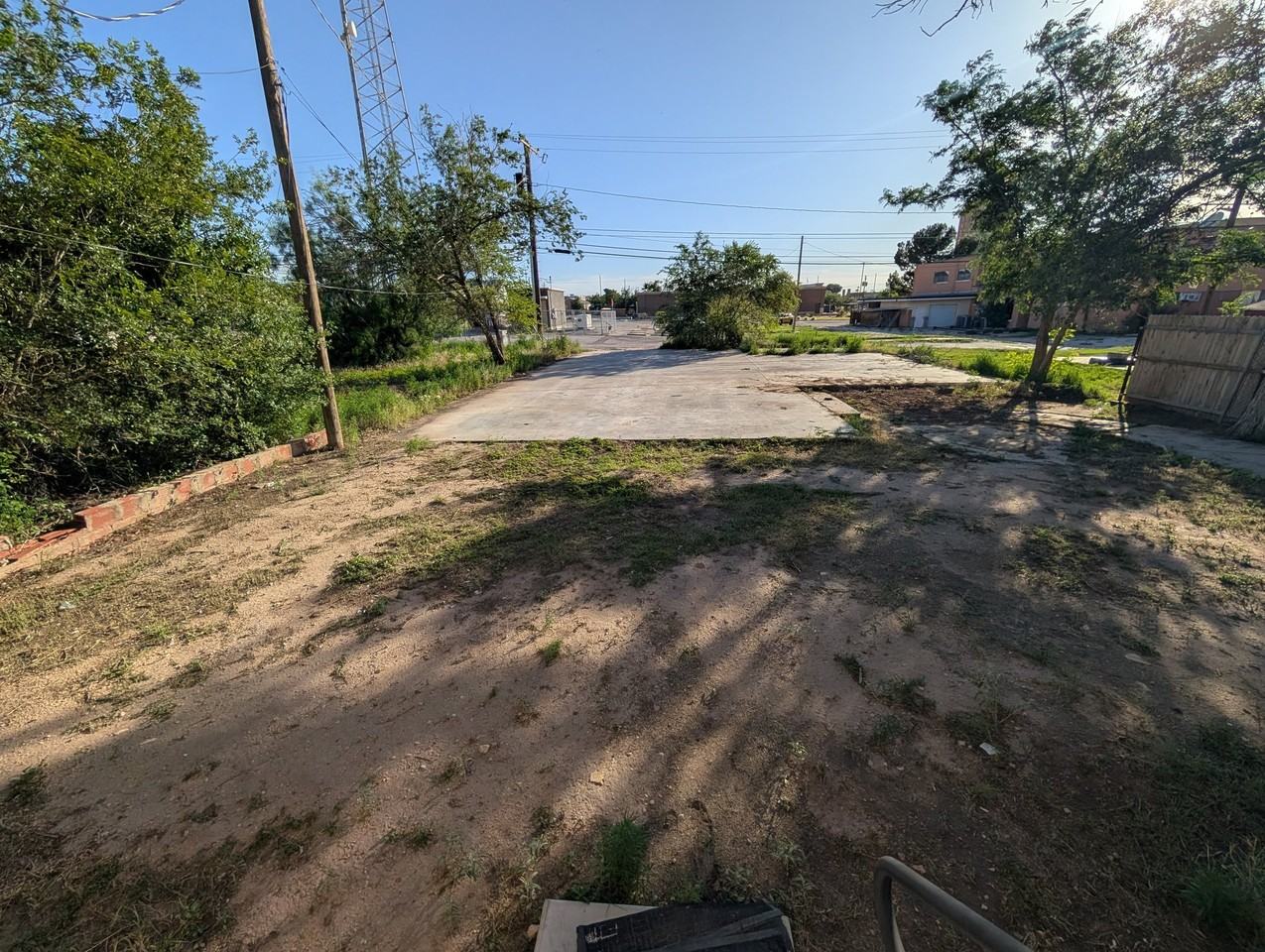 406 Goliad St - Photo 2 of 24