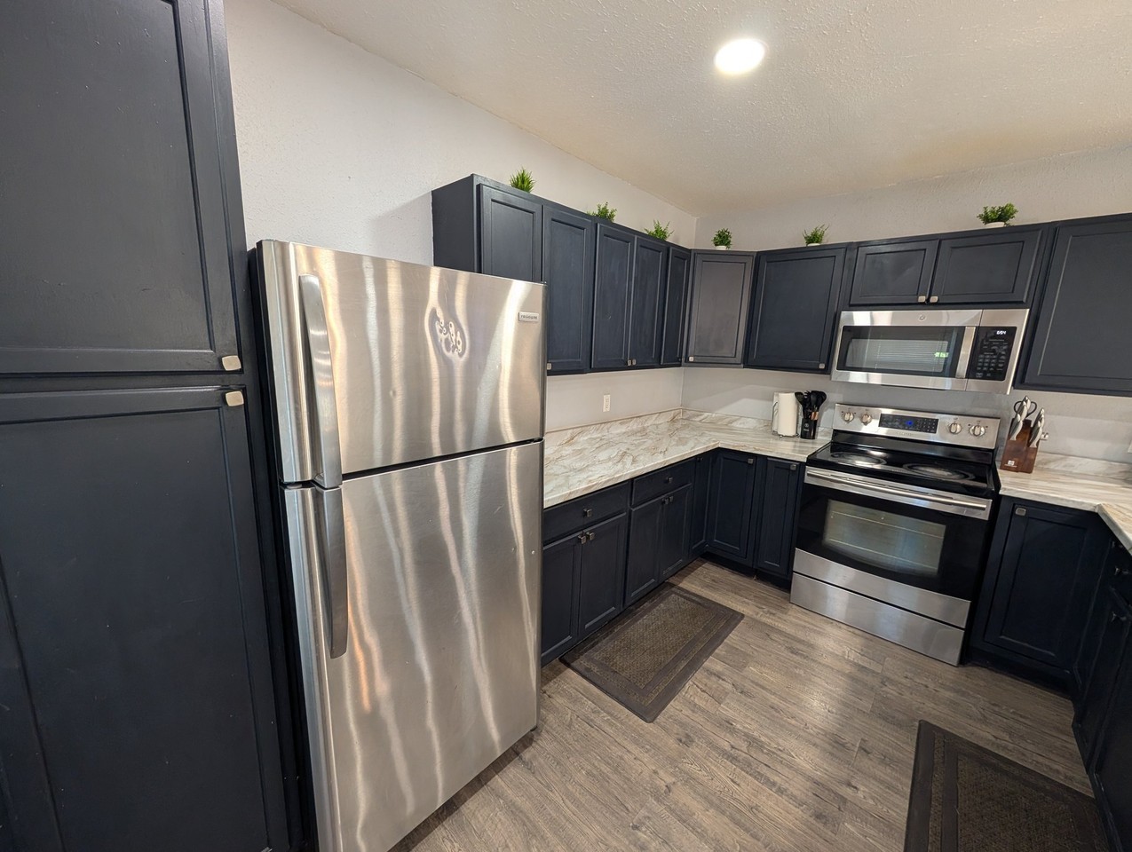 406 Goliad St - Photo 6 of 24