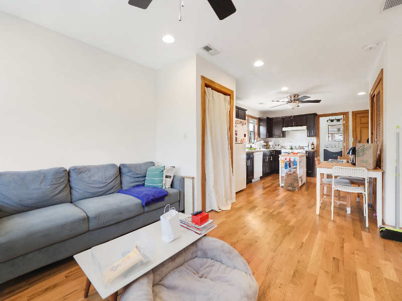 1148 W Belmont Ave #3 - Photo 2 of 9