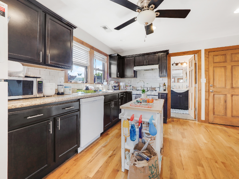 1148 W Belmont Ave #3 - Photo 3 of 9