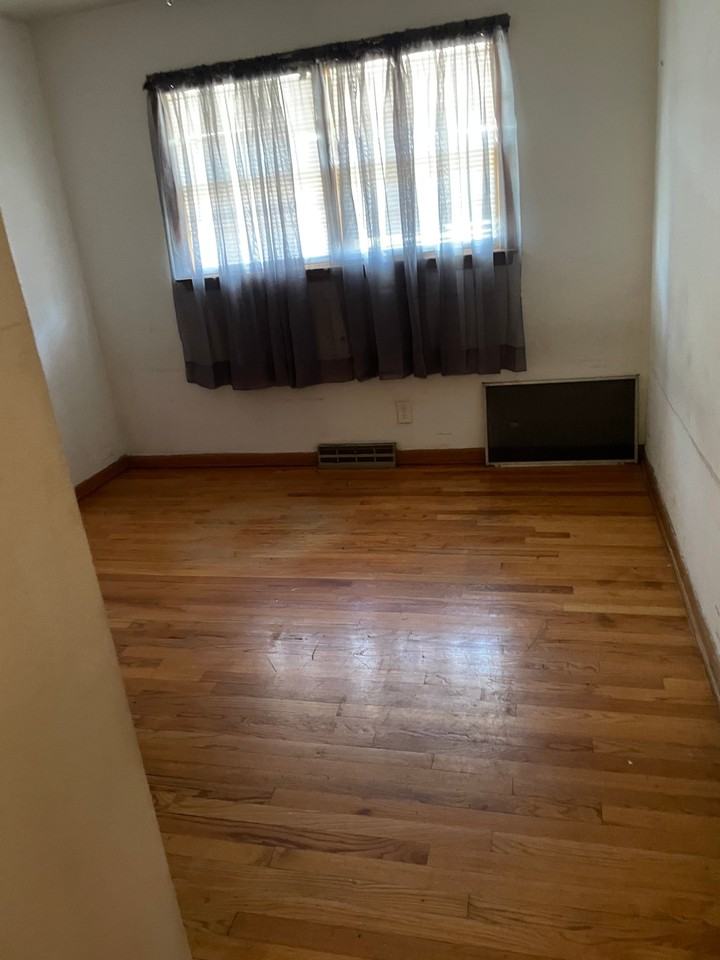 2221 2223 7Th Ave #2223UNIT2 - Photo 5 of 8