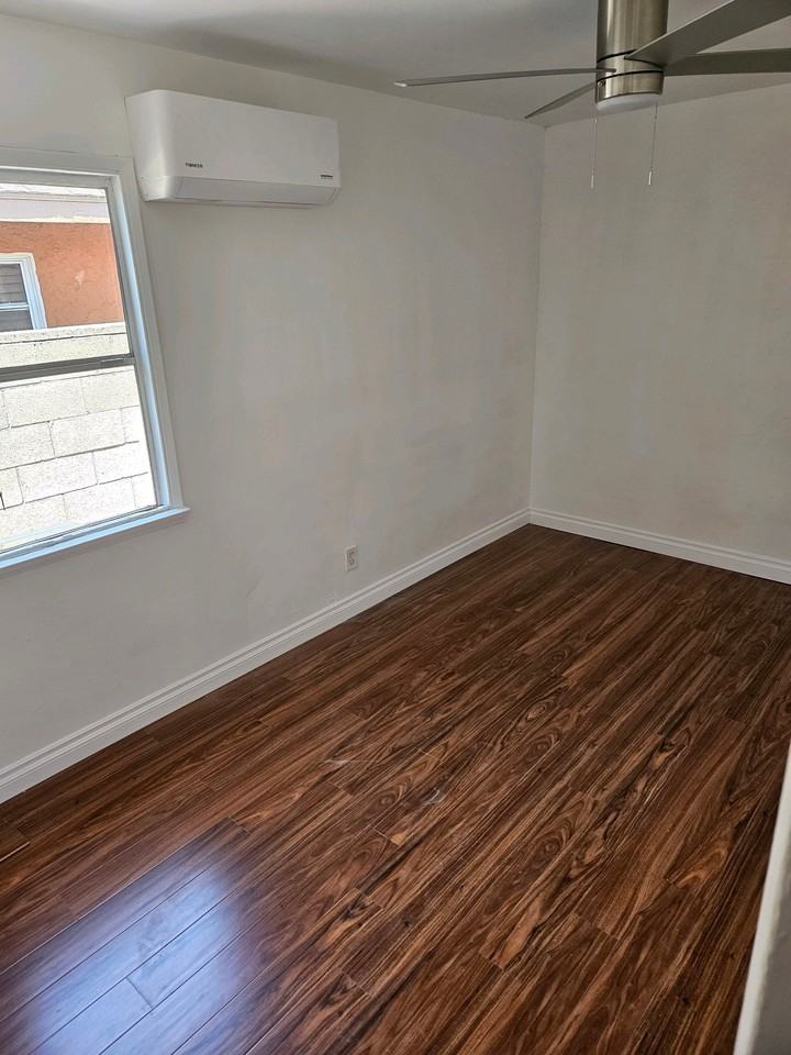 1915 E 60th St - Photo 6 of 6