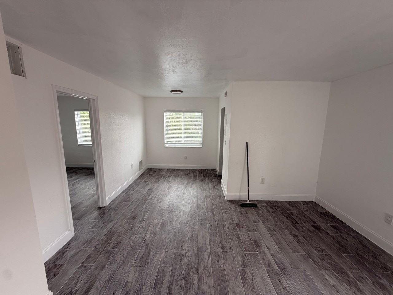 153 Ne 80th Ter #5 - Photo 3 of 9