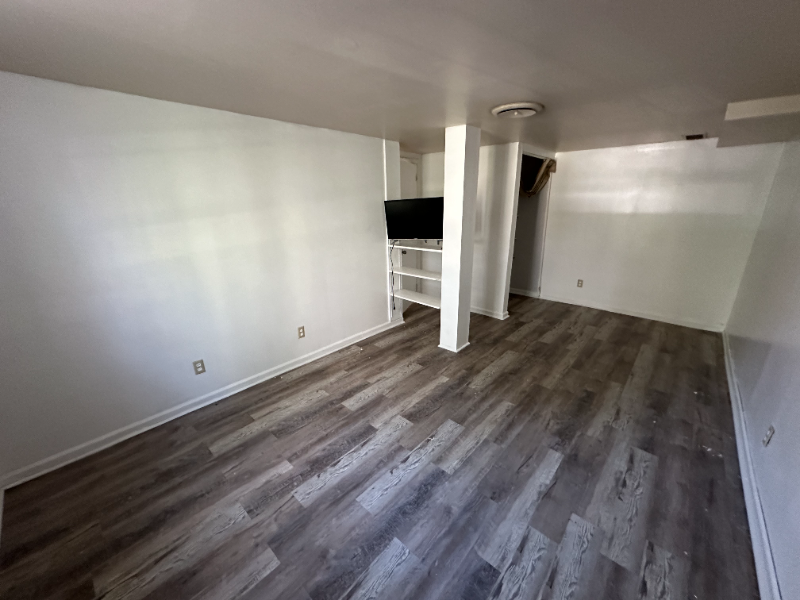 2071/2073 E Roxboro Rd #2071B - Photo 6 of 18