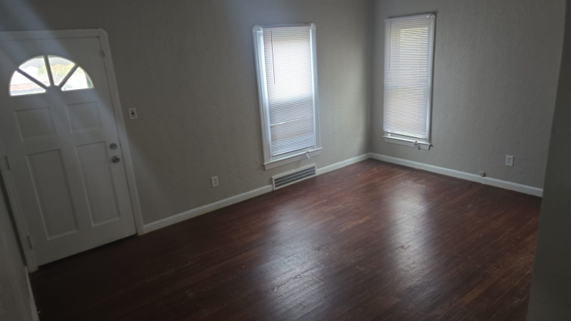 6614 Orchard Ave - Photo 4 of 12