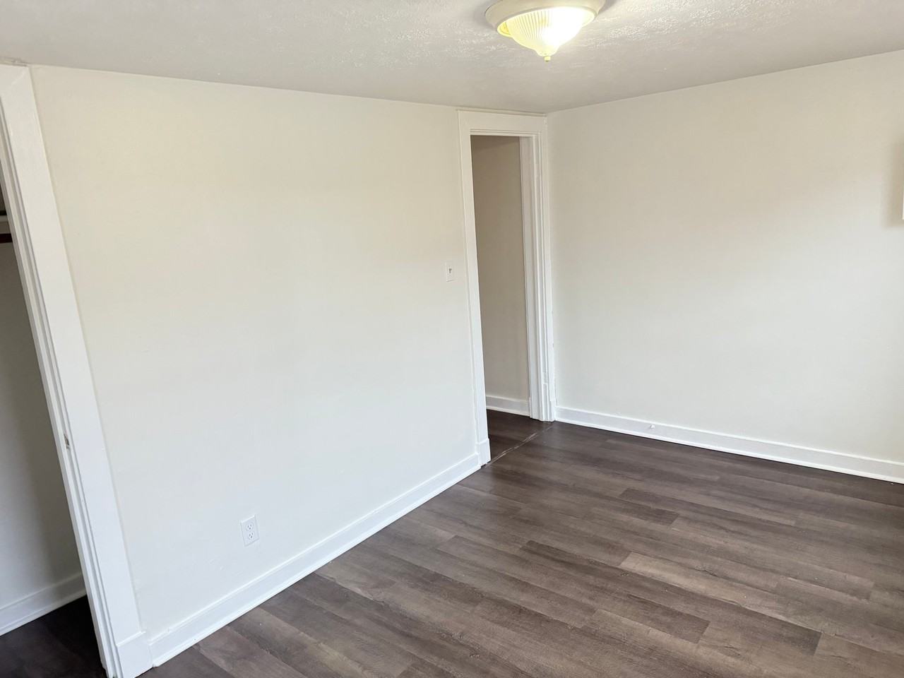 48 Main St #B - Photo 2 of 9