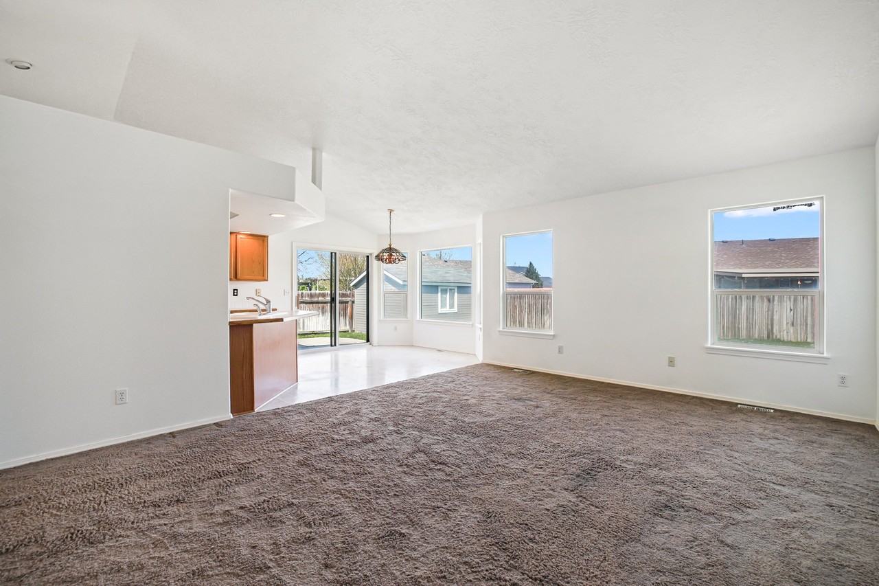 658 N Katie Way - Photo 5 of 20