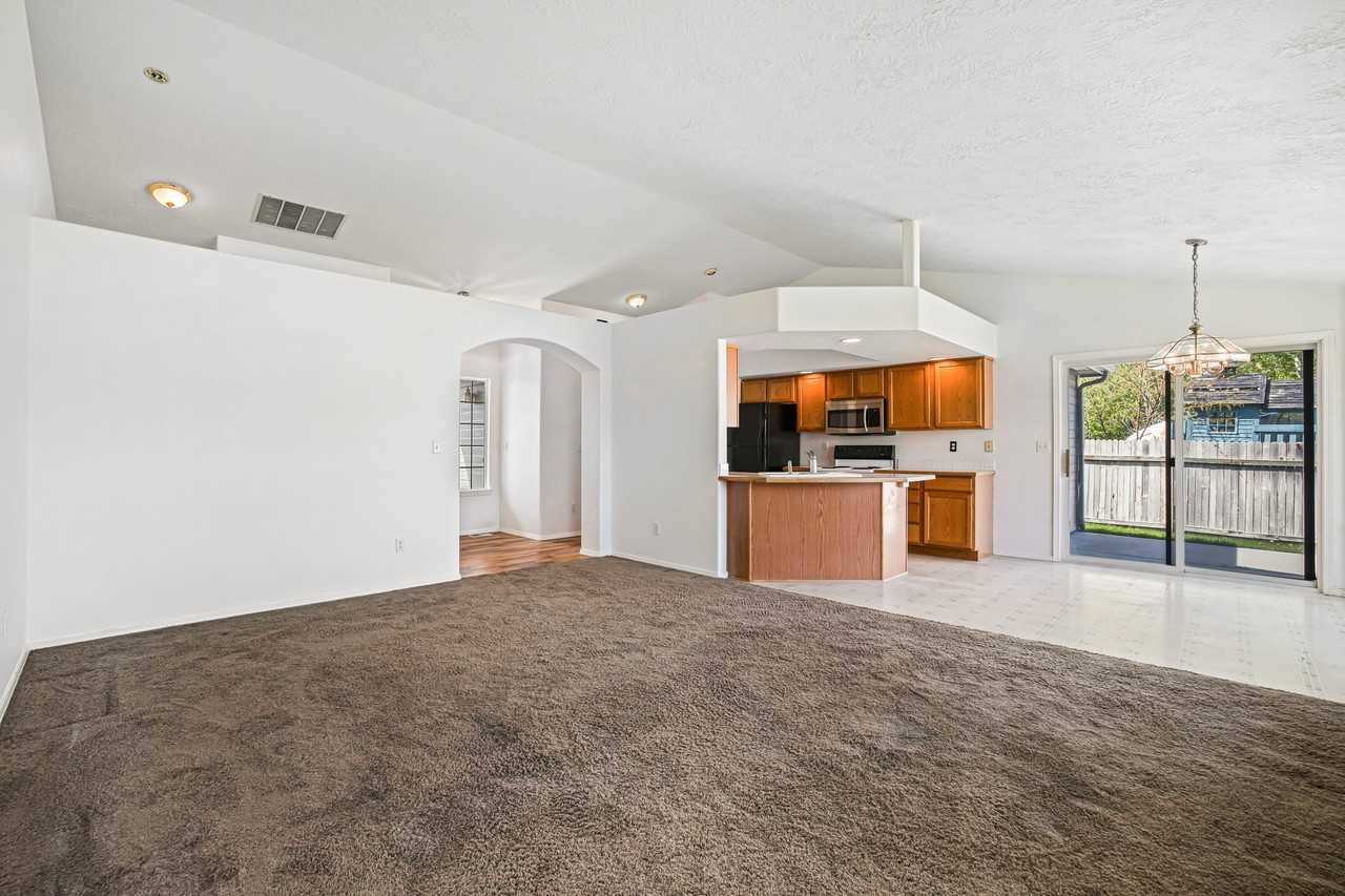 658 N Katie Way - Photo 6 of 20