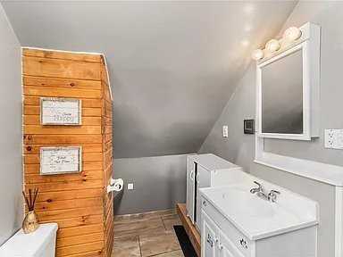 129 Snow St #3 - Photo 4 of 8