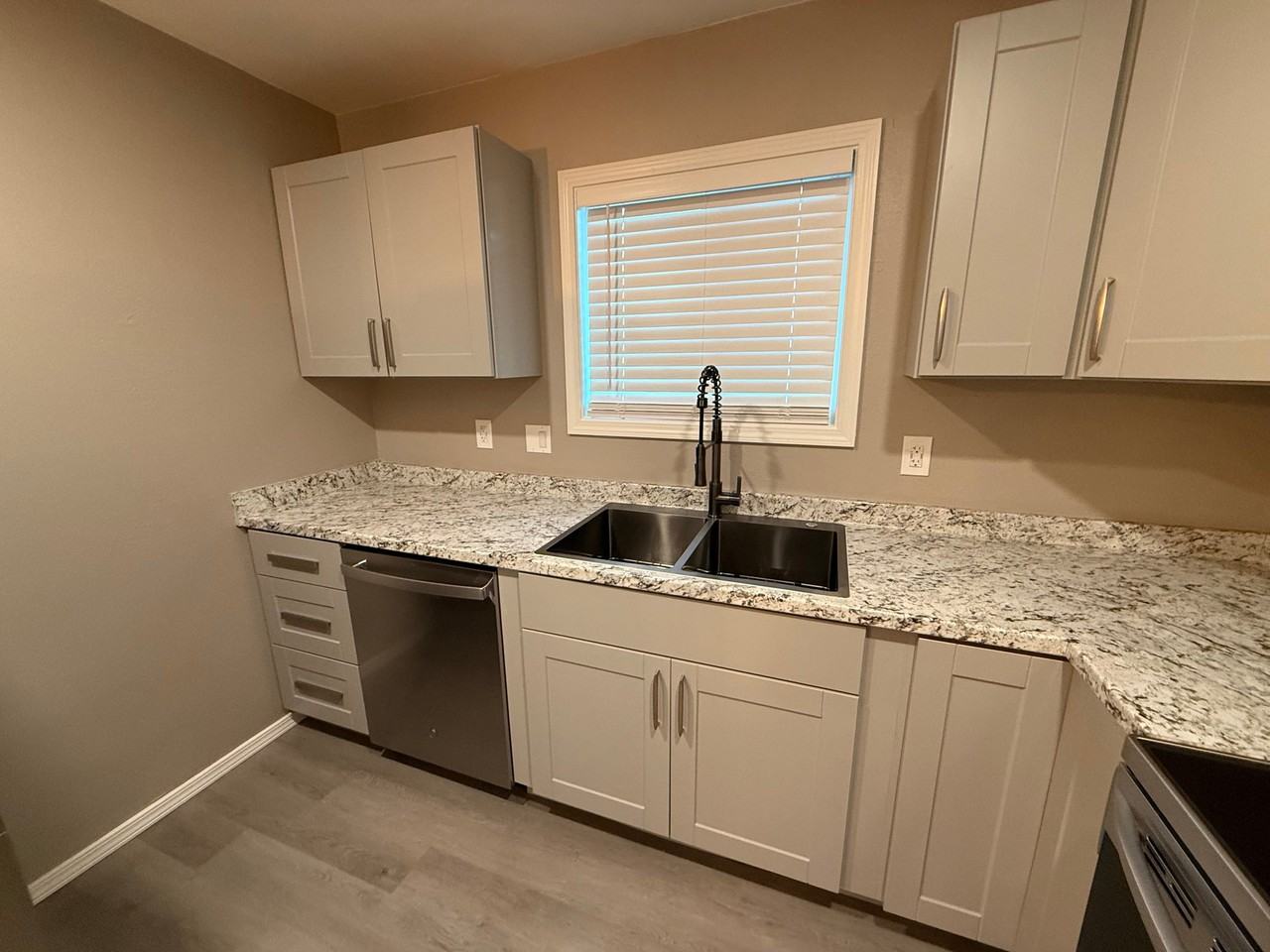 609 Irwin St #1 - Photo 6 of 19