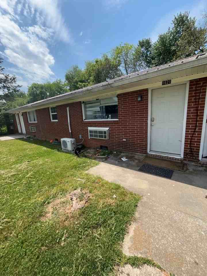 1621 Jefferson St - Photo 2 of 9