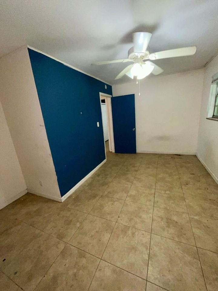 1621 Jefferson St - Photo 4 of 9