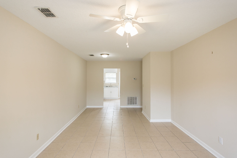 1955 Elaine Ave - Photo 2 of 19