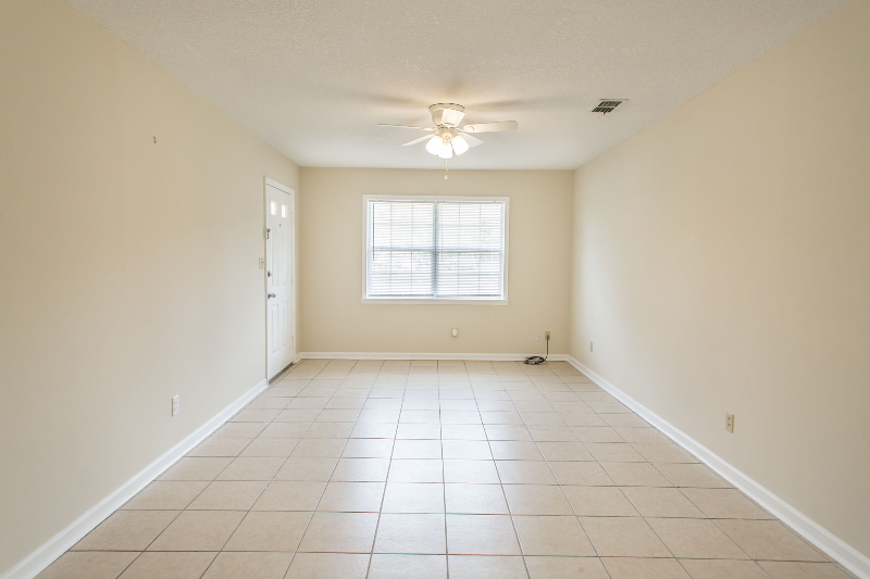 1955 Elaine Ave - Photo 3 of 19