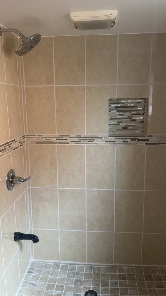 3520 W 59th St #1 - Photo 3 of 9