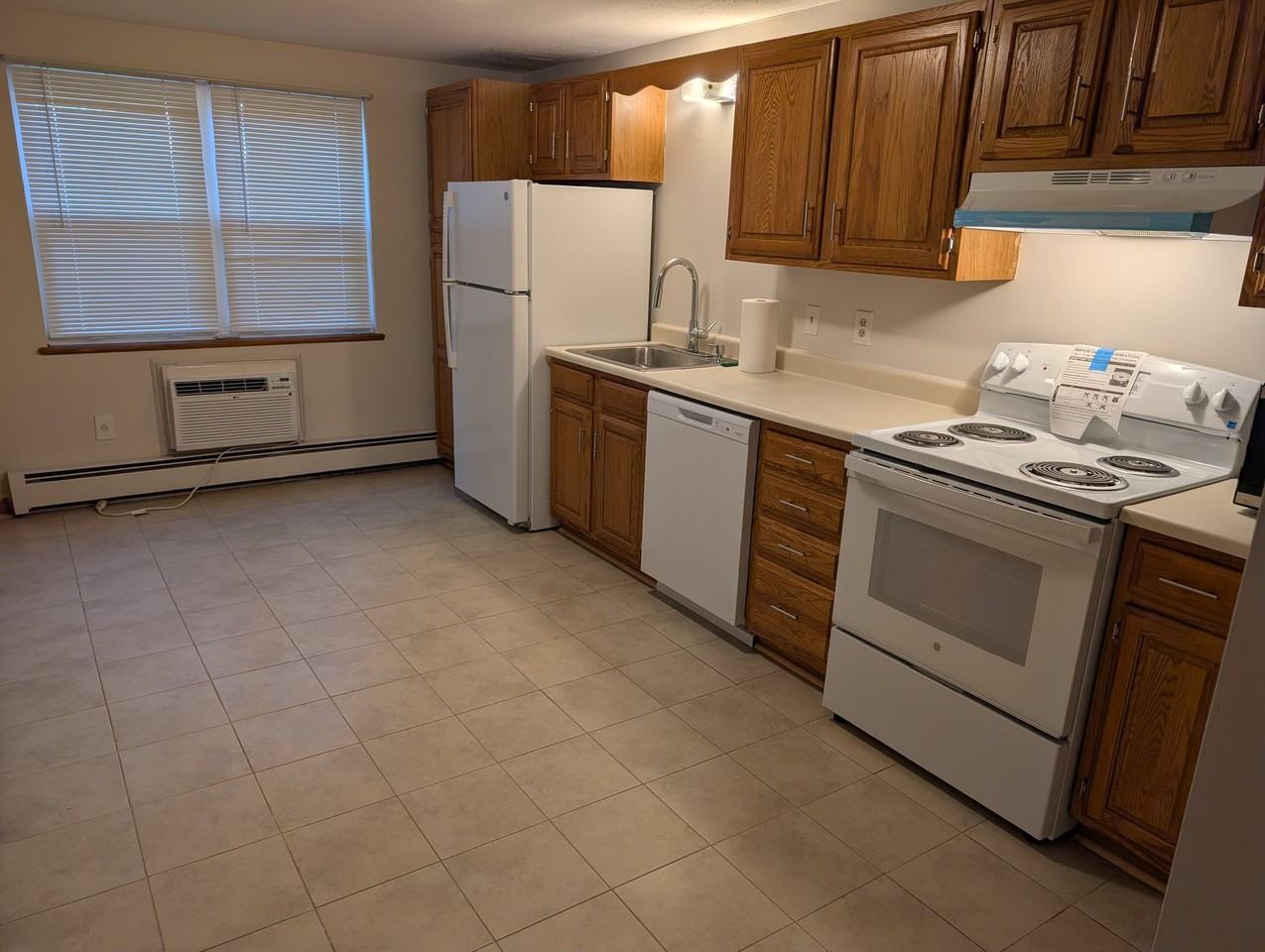33 Garden Rd #B4