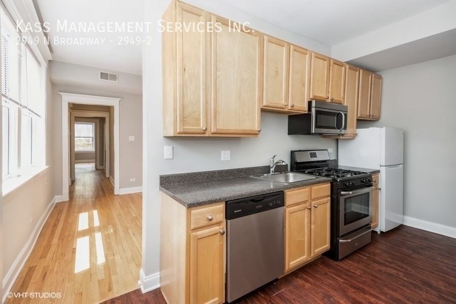 2949 N Broadway St #2949-2 - Photo 2 of 7