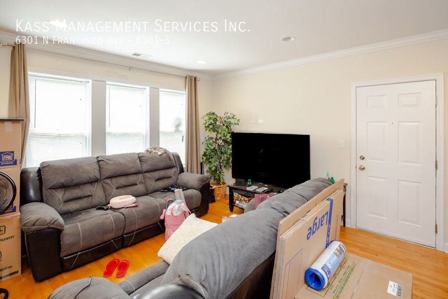6301 N Francisco Ave #6301-3 - Photo 4 of 14