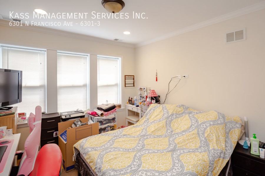 6301 N Francisco Ave #6301-3 - Photo 6 of 14