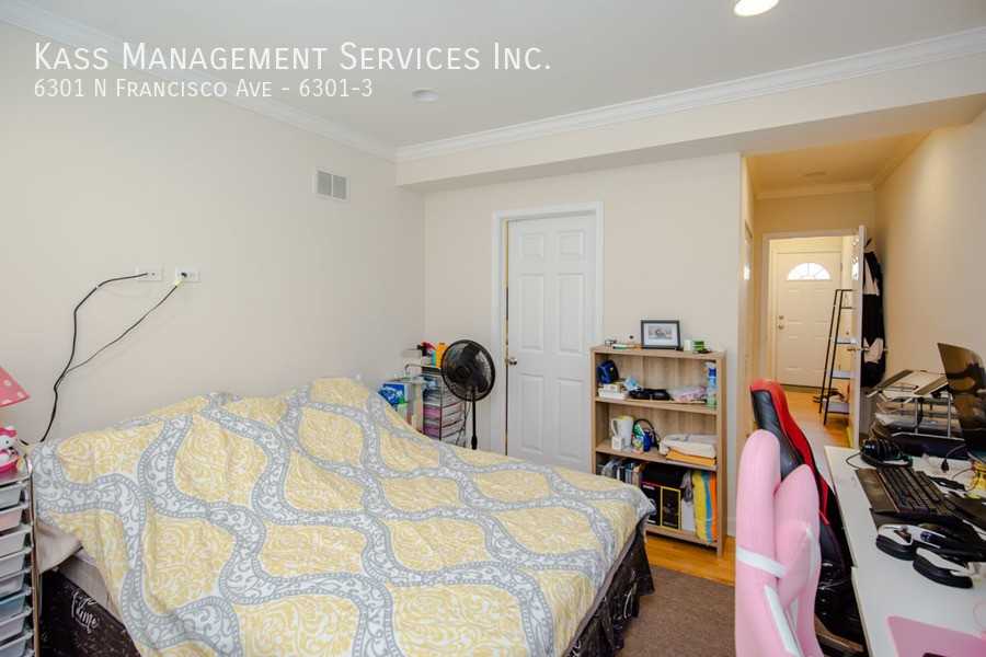 6301 N Francisco Ave #6301-3 - Photo 7 of 14
