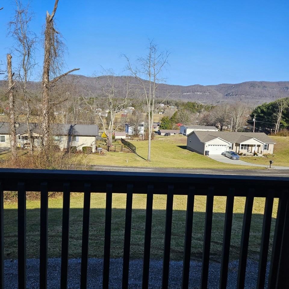 572 Meadow St #12 - Photo 4 of 12