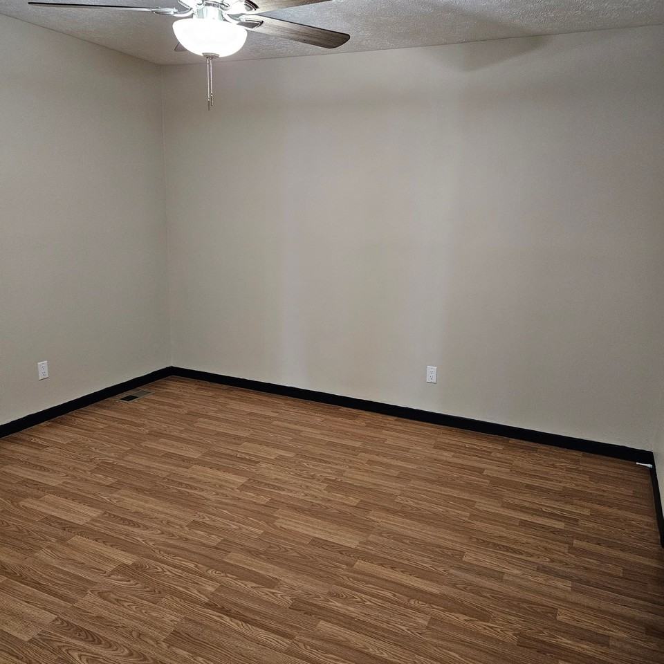 572 Meadow St #12 - Photo 5 of 12