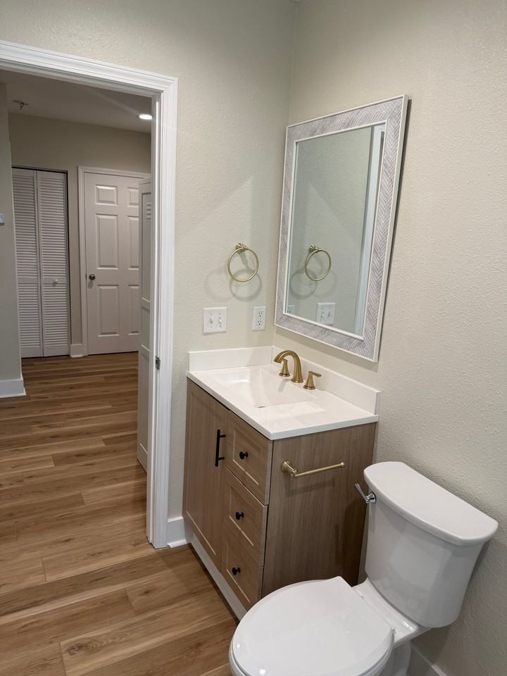 709 E 10th St #A - Photo 6 of 18
