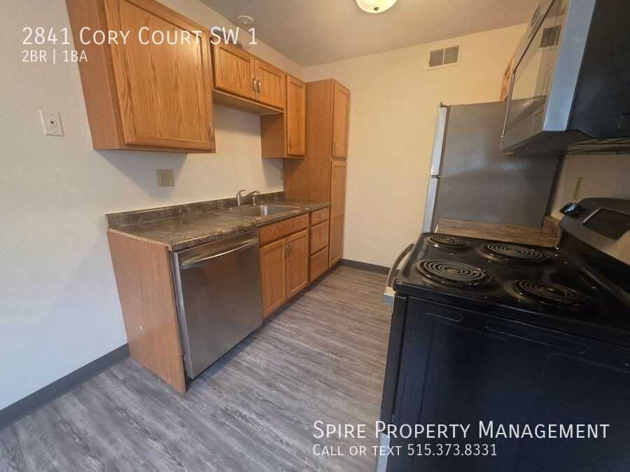 2841 Cory Ct Sw - Photo 3 of 9