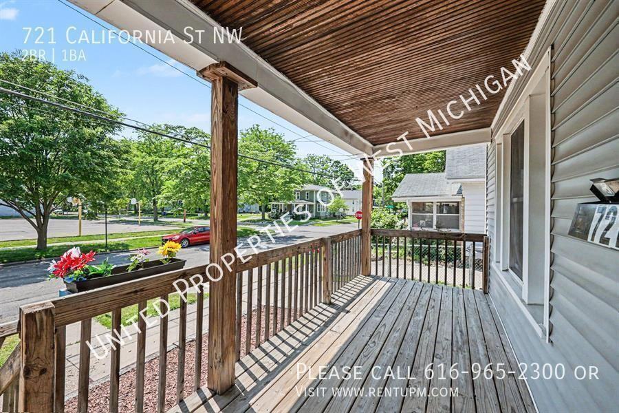 721 California St Nw - Photo 3 of 16