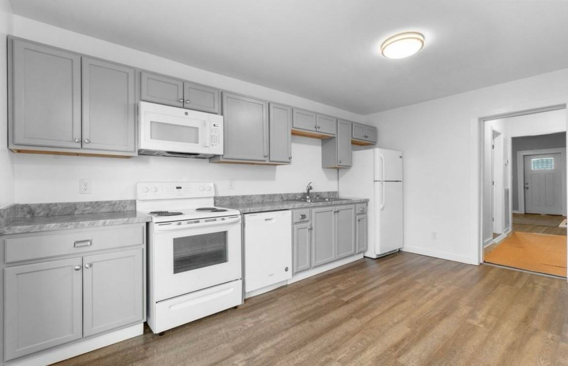 55 Union St #B - Photo 3 of 6