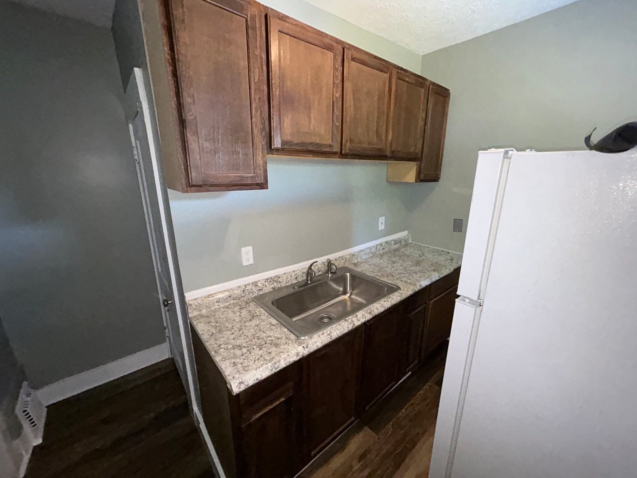 9535 Nelson Ave - Photo 3 of 25