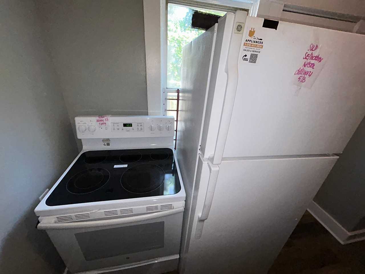 9535 Nelson Ave - Photo 4 of 25