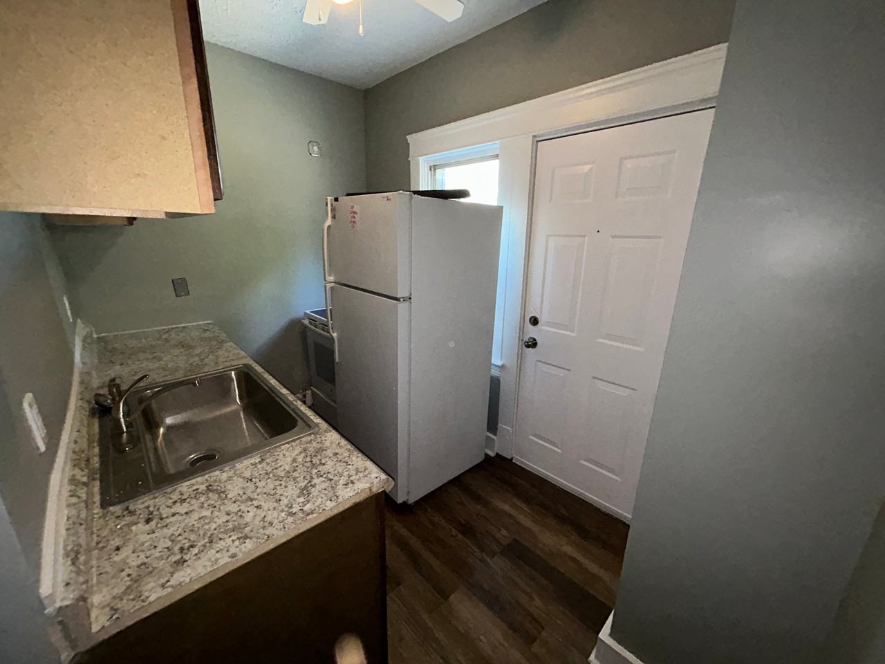 9535 Nelson Ave - Photo 5 of 25