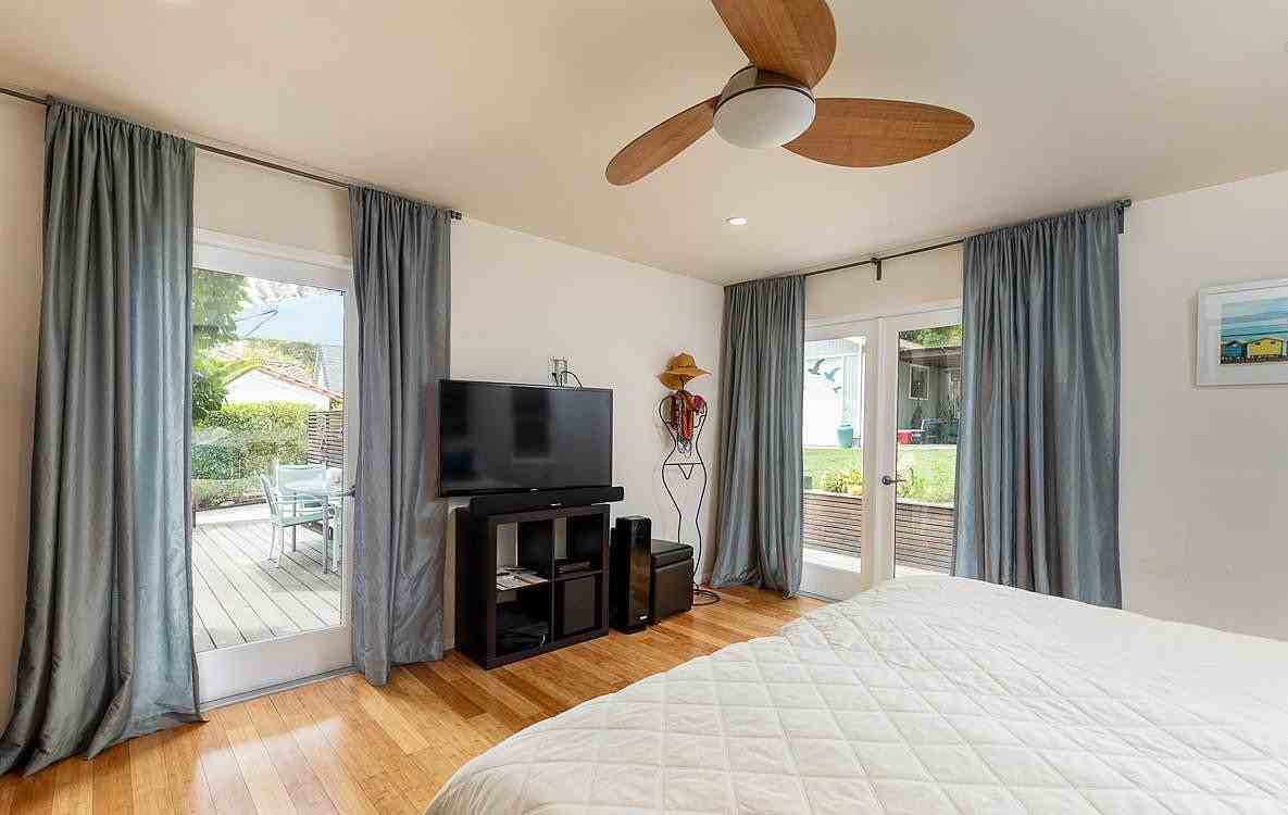 727 W Hillcrest Blvd - Photo 4 of 20