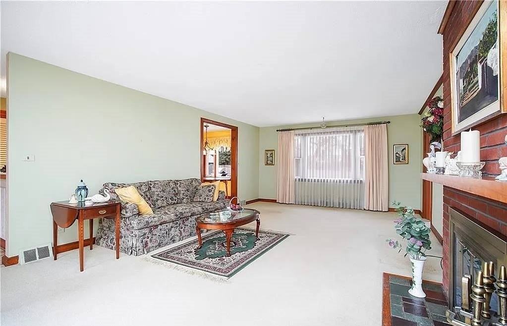 15 Milne Ave - Photo 5 of 31