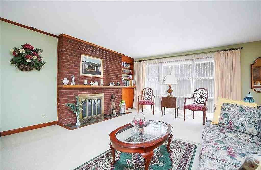 15 Milne Ave - Photo 7 of 31