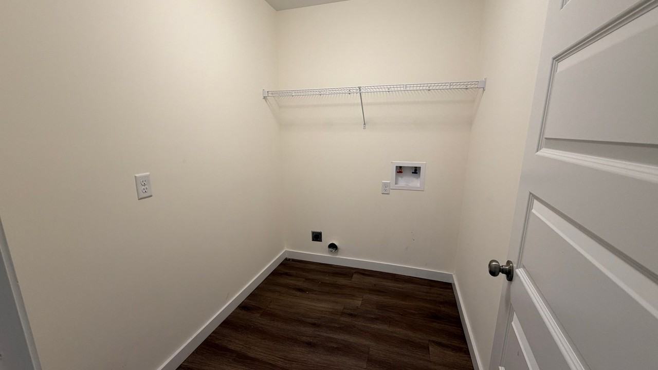 516 3rd Ave #A - Photo 4 of 4