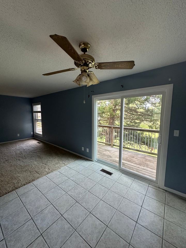 2125 Quail Creek Dr - Photo 2 of 19