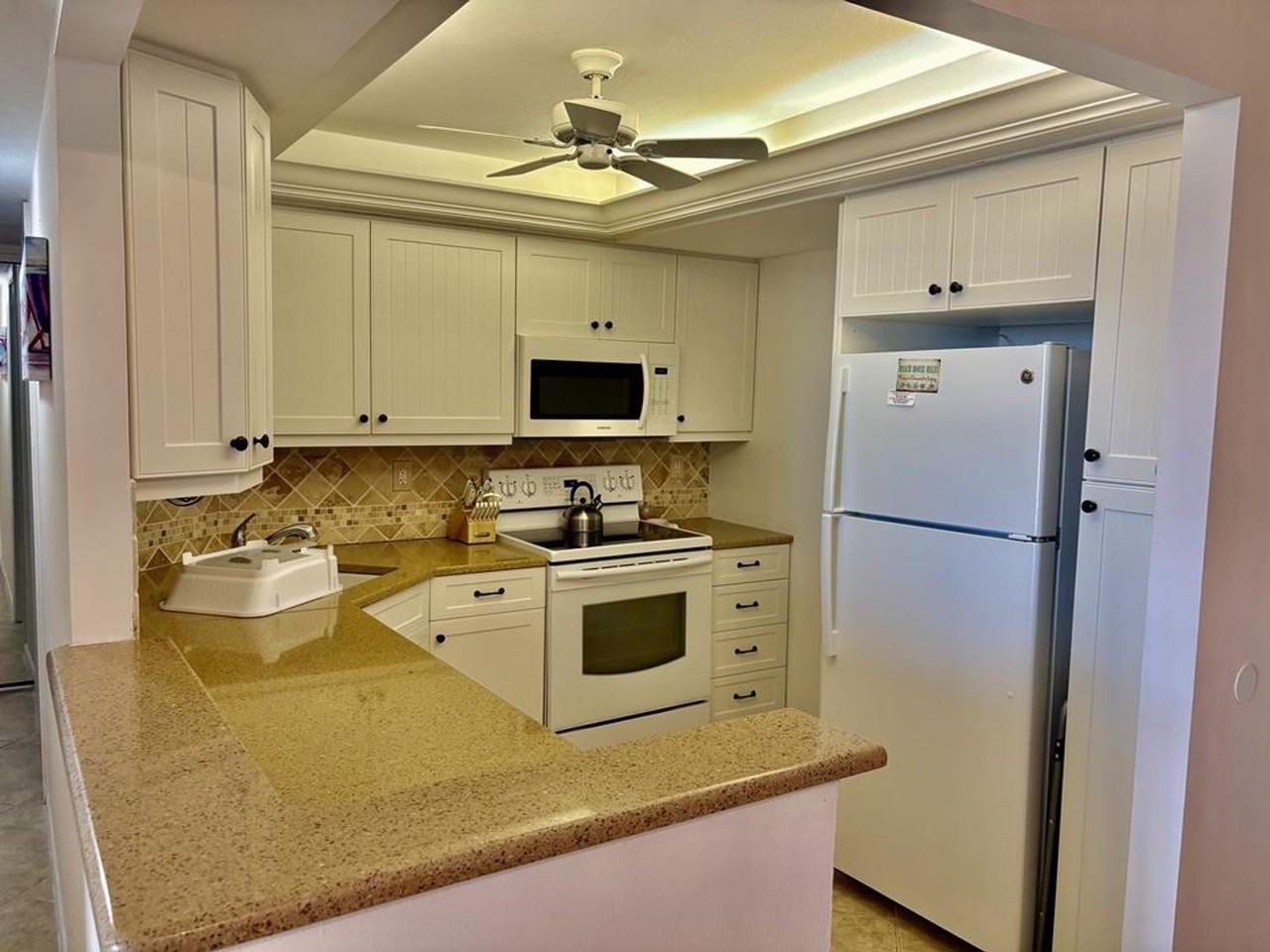 320 Seaview Ct #1710 - Photo 5 of 16