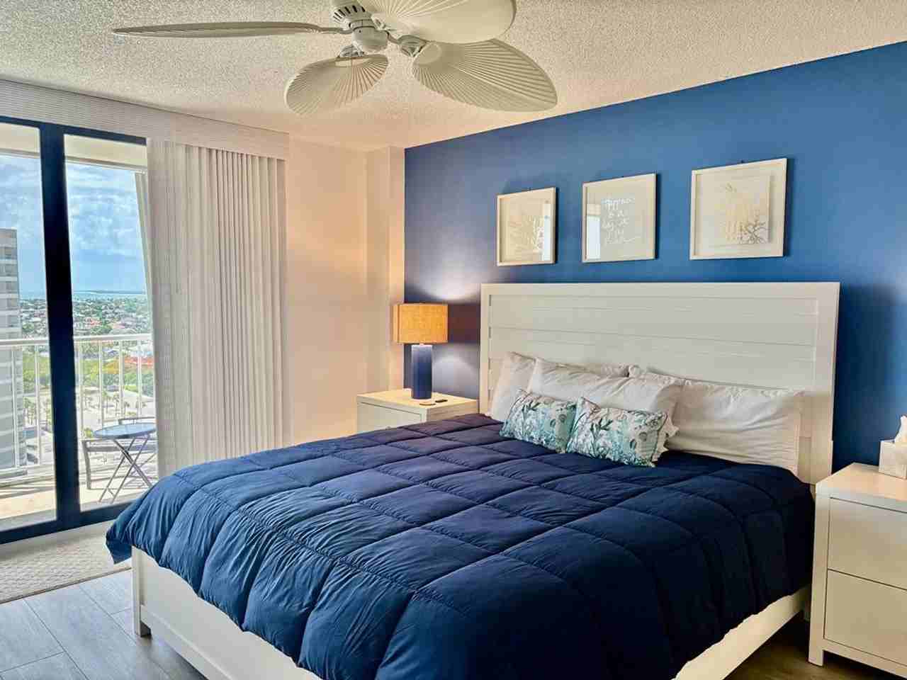 320 Seaview Ct #1710 - Photo 7 of 16
