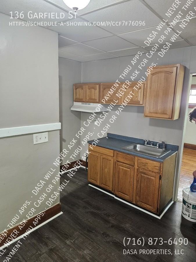 136 Garfield St - Photo 5 of 11