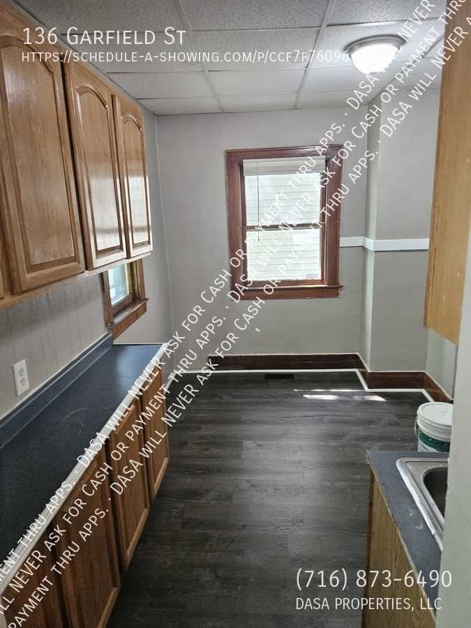 136 Garfield St - Photo 6 of 11