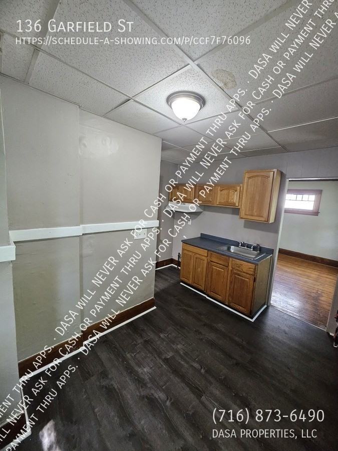 136 Garfield St - Photo 7 of 11