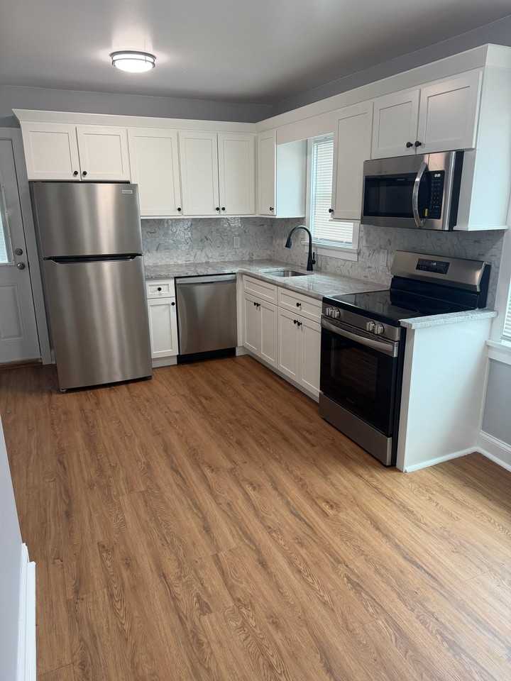 1623 Kenneth Ave - Photo 2 of 13