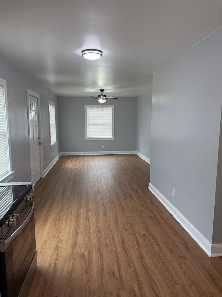 1623 Kenneth Ave - Photo 5 of 13