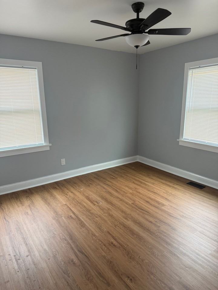 1623 Kenneth Ave - Photo 7 of 13