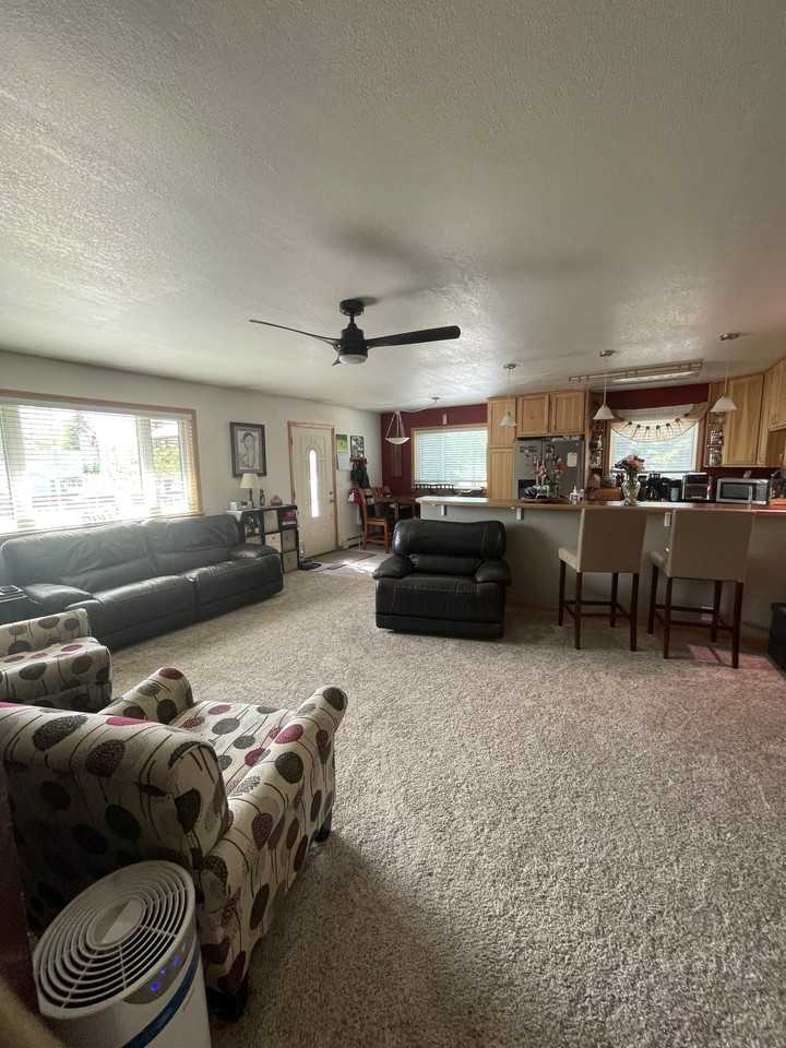 1607 Washington Dr #B - Photo 3 of 9