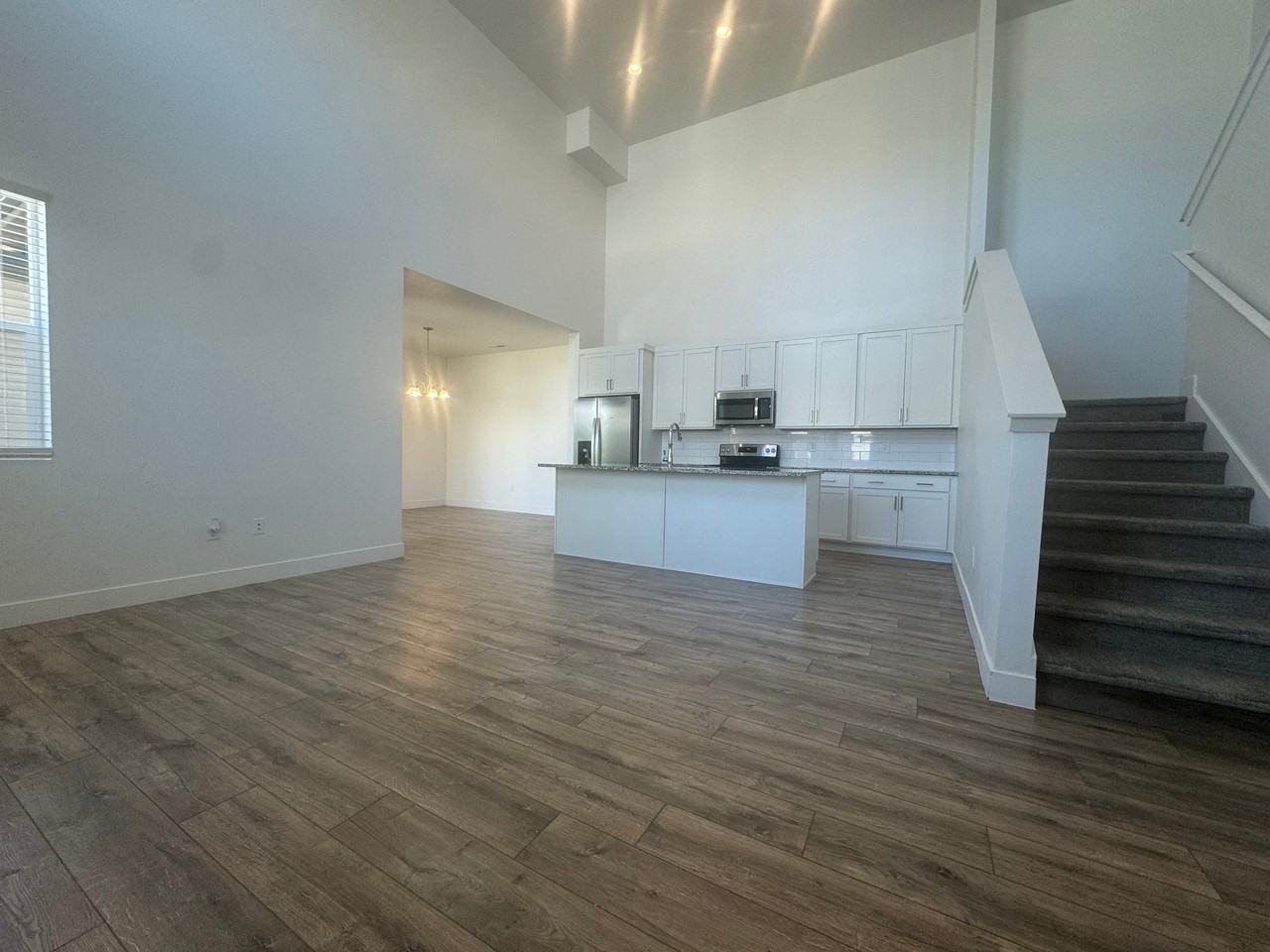 662 W Rosa Ln - Photo 3 of 12