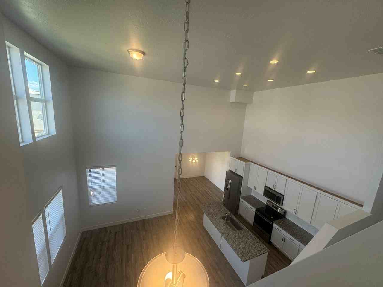 662 W Rosa Ln - Photo 5 of 12
